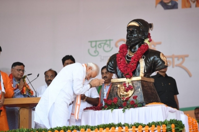  Pm, Vp Pay Tributes To Chhatrapati Shivaji Maharaj On His Birth Anniversary-TeluguStop.com