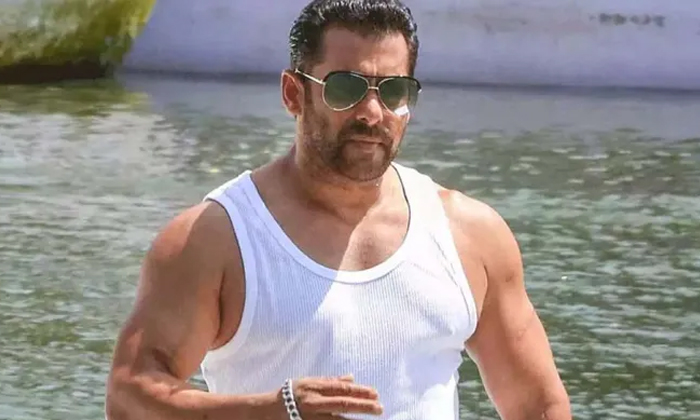  Salman Khans Panvel Farmhouse To His Galaxy Apartments Five Expensive Properties-TeluguStop.com