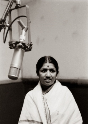  ‘song Became Mute’, Cms Of Telugu States Condole Death Of Lata Mange-TeluguStop.com