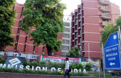  Tmc Complains To Ec Over Shah, Bjp Workers Campaigning From Goa Temple #shah #te-TeluguStop.com