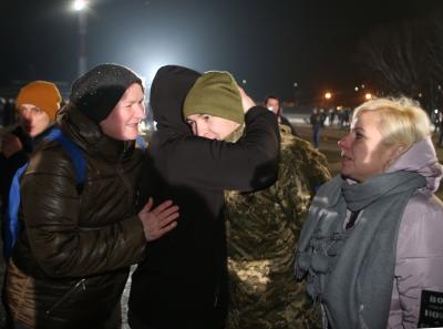  Ukraine's Senior Defense Official Says Russian Troops Moving Toward Kiev-TeluguStop.com