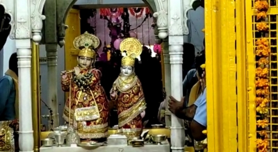  Wedding Reception With Couple Dressed As Radha-krishna #radhakrishna #mumbai-TeluguStop.com