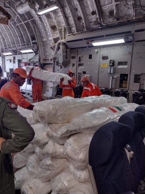  3 Iaf Aircraft Leave To Evacuate Stranded Indians-TeluguStop.com