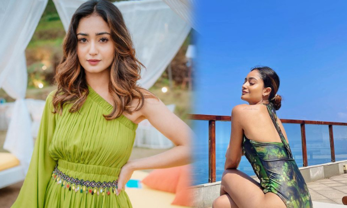 Actress Tridha Choudhury Romantic Pics-telugu Actress Photos Actress Tridha Choudhury Romantic Pics - Aashram Bandishba High Resolution Photo