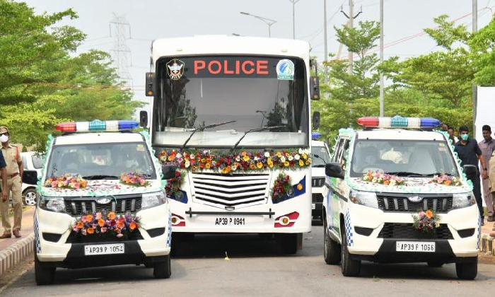  Disha Patrolling Vehicles Inaugurated By Ap Cm Ys Jagan!-TeluguStop.com