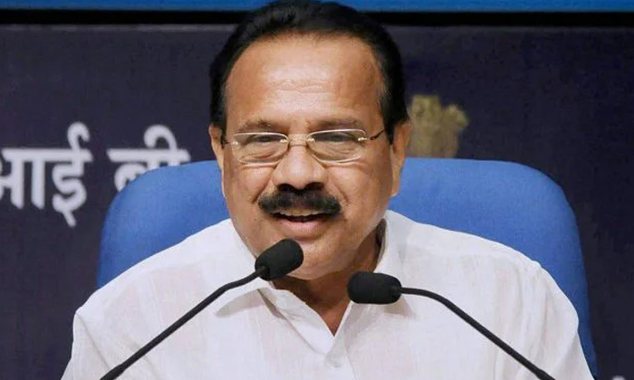  Former Karnataka Chief Minister Sadananda Gowda And Mp Gurumurthy Visited Thirum-TeluguStop.com