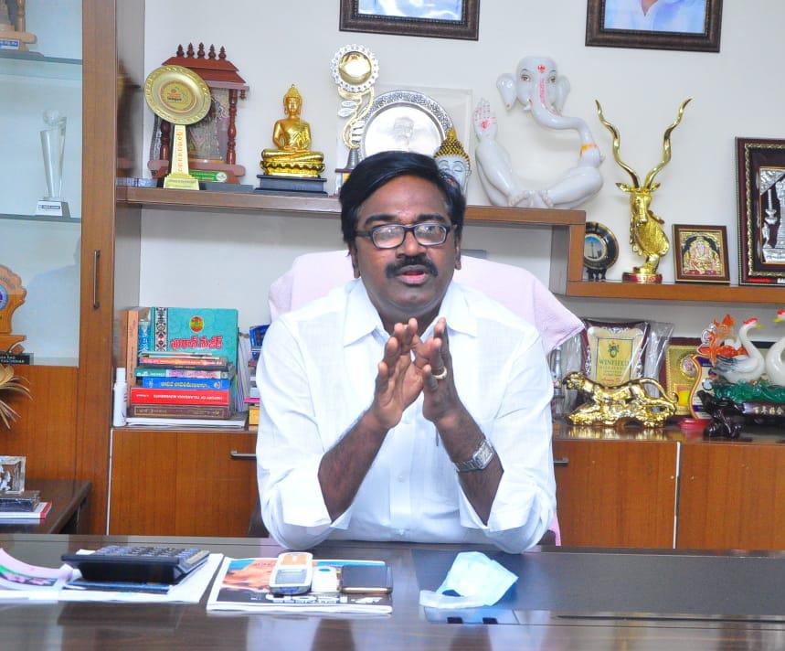  Congratulations To Rrr Chitra Unit: -minister Puvada Ajay-TeluguStop.com