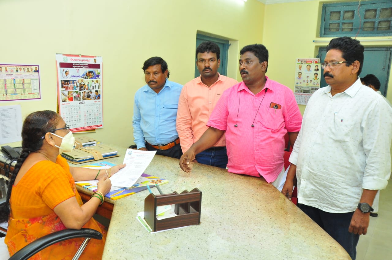  Burial Grounds Should Be Set Up- Pastors Appeal To Government-TeluguStop.com