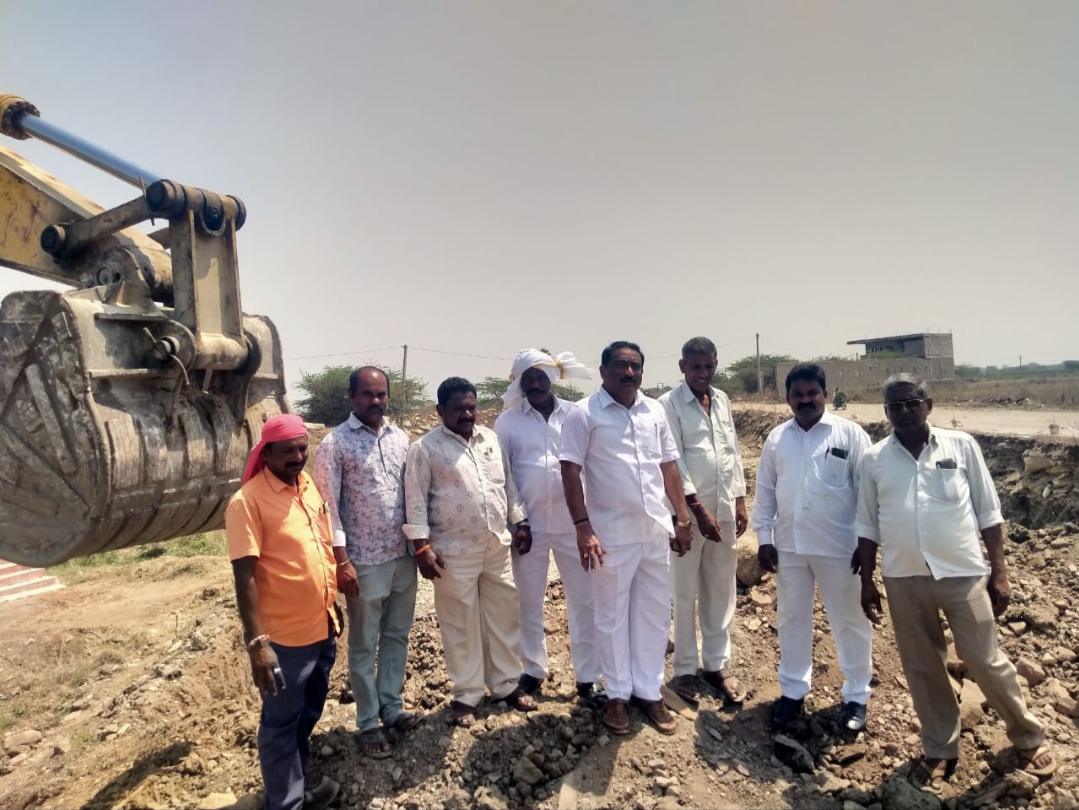  Naganna Gowda Inspects Railway Underpass Bridge Works-TeluguStop.com