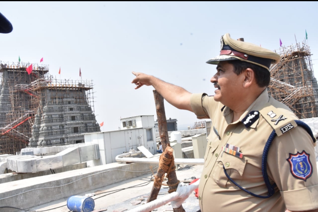  Service To The Lord Is Service To The Devotees: Cp Mahesh Bhagwat-TeluguStop.com