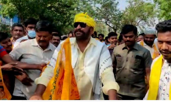  J.c Prabhakar Reddy Once Again Showcased His Style At The Tdp Emergence Day Cel-TeluguStop.com