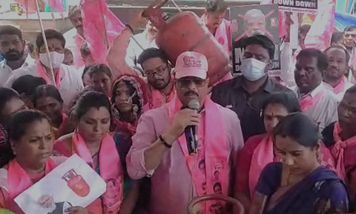 The Central Government Will Increase Diesel And Petrol Prices And Impose Financi The Central Government Will Increase Diesel And Petrol Prices And Impose Financi-TeluguStop.com