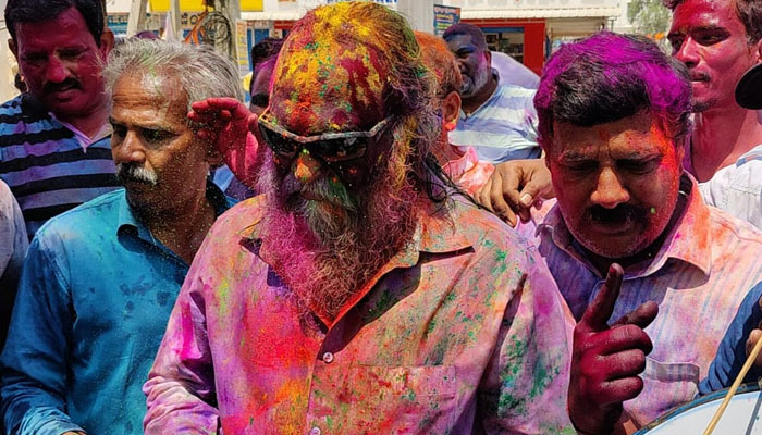  Mla Jaggareddy Participating In The Holi Festival At The Old Bus Stand Ram Mandi-TeluguStop.com