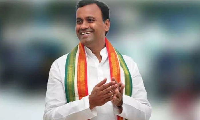 Mla Komatireddy Rajagopal Reddy Said That People Are Watching Who Is Robbing The Mla Komatireddy Rajagopal Reddy Said That People Are Watching Who Is Robbing The-TeluguStop.com