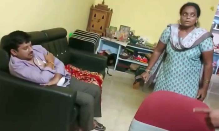  Attack On Bc Leader In Mangalagiri , Guntur District , Parsa Ranganath , Bc Lead-TeluguStop.com