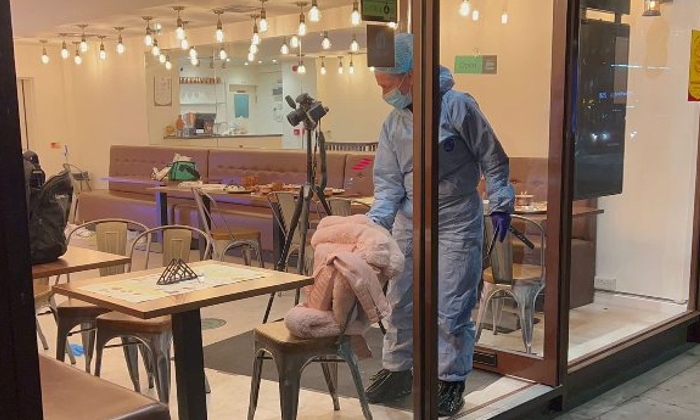  Indian Man Stabs Woman Student From Kerala In London Biryani Restaurant, Shriram-TeluguStop.com