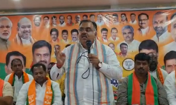 Tarun Chugh Comments That There Are 420s In The Kcr Ministry , Kcr, Tarun Chugh Tarun Chugh Comments That There Are 420s In The Kcr Ministry , Kcr, Tarun Chugh-TeluguStop.com