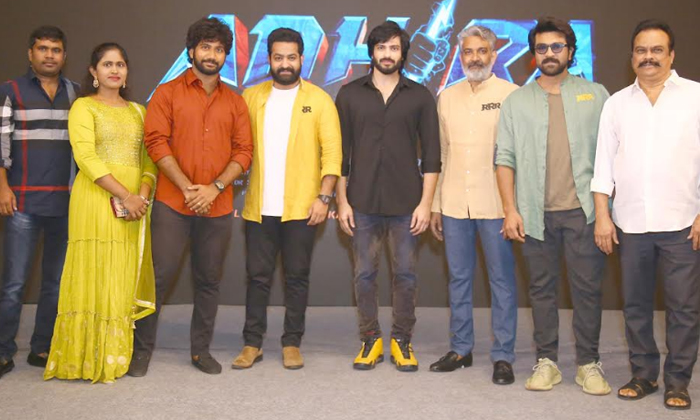  Tollywood Producer Dvv Danaiah Son Kalyan Introducing As Hero With Adhira Movie-TeluguStop.com