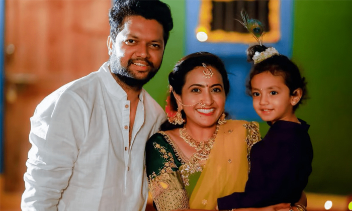 Telugu Anchor Lasya, Anchor Ravi, Bigg Boss Lasya, Lasya, Lasya Manjunath, Tolly