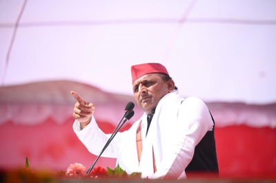  Battle For Up: Why Is Bjp Not Talking About Rising Prices, Says Akhilesh-TeluguStop.com