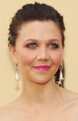  Dga Awards Kicks Off With Honour For Maggie Gyllenhaal-TeluguStop.com