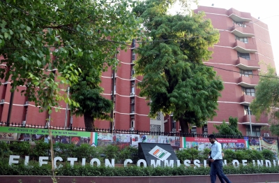 Ec Orders Action Against Varanasi Adm Over Evms Transportation Issue Ec Orders Action Against Varanasi Adm Over Evms Transportation Issue-TeluguStop.com