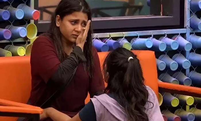  Hamida Khatoon Crying Over Akhil Sarthak Misbehavior , Hamida , Akhil Sarthak ,-TeluguStop.com