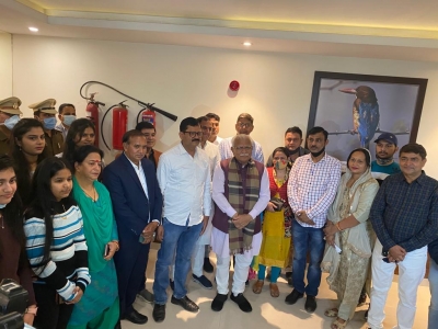  Haryana Cm Meets Students Evacuated From Ukraine-TeluguStop.com