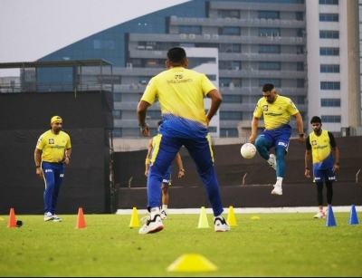 He Has Been Told To Improve His Football Skills: Dhoni's Banter With Rajvardhan He Has Been Told To Improve His Football Skills: Dhoni's Banter With Rajvardhan-TeluguStop.com
