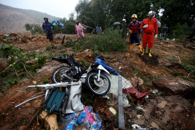  Jade Mine Landslide Kills 12 In Myanmar-TeluguStop.com