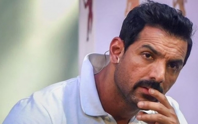  John Abraham's Cold Reply: I'm A Bollywood Actor, Won't Do Any Regional Films-TeluguStop.com