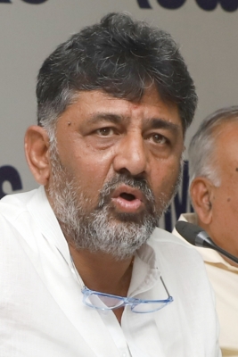  Keen To Avoid Repeat Of Fiasco, Cong Moves Dk Shivakumar To Goa-TeluguStop.com