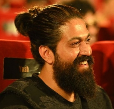  'kgf' Star Yash Clears The Air On Clash With Vijay's Tamil Movie 'beast'-TeluguStop.com