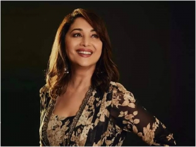  Madhuri Dixit: Ott Platforms Allow Artistes To Explore Global Stories-TeluguStop.com