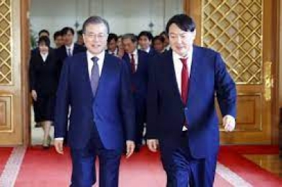 Moon, Yoon To Hold First Meeting On Monday Moon, Yoon To Hold First Meeting On Monday-TeluguStop.com
