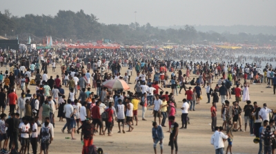  Post Lockdown, Tourism Rebooted Along Goa's Beaches -- And So Did Litter-TeluguStop.com