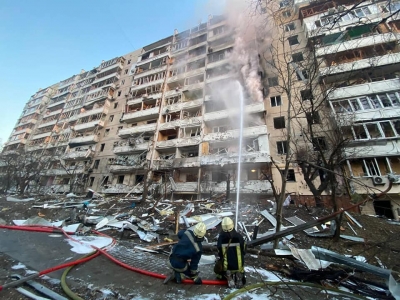  Russian Shelling Hits High-rise Building In Kiev-TeluguStop.com