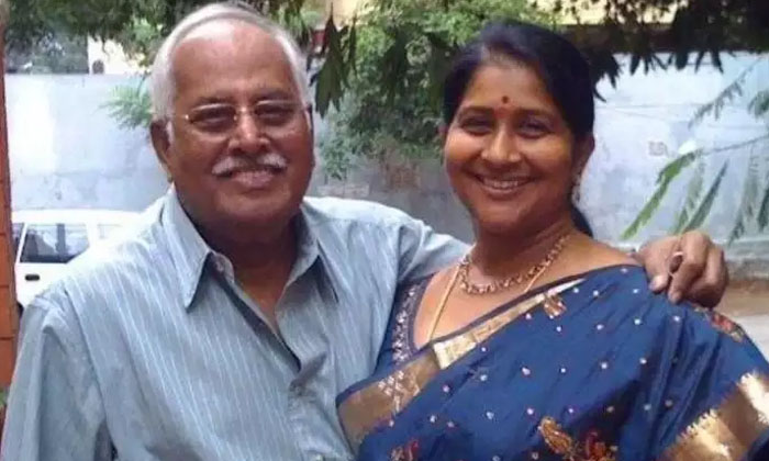  Tollywood Heroines Who Lost Their Husband, Husband, Tollywood , Surekha, Meghan-TeluguStop.com
