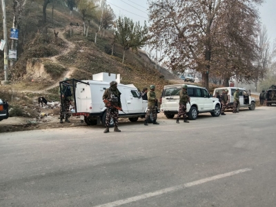  Terrorist Arrested In J&k's Pulwama-TeluguStop.com