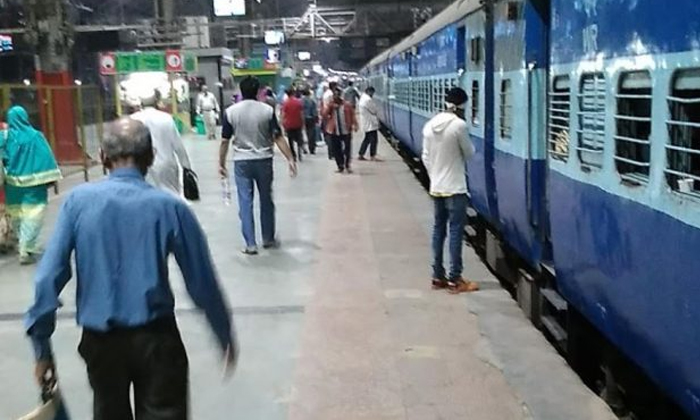 Train Emergency Quota Know How To Use Details, Trains, Railways, Railway Emergen Train Emergency Quota Know How To Use Details, Trains, Railways, Railway Emergen-TeluguStop.com