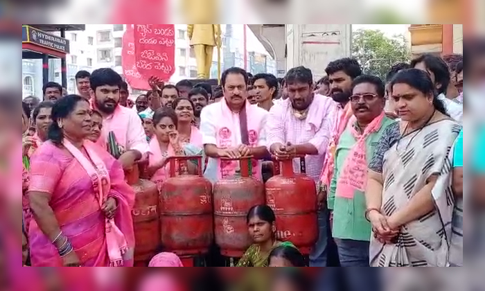  Trs Mla Maganti Gopinath Protest Against Raised Fuel Prices Details, Trs Mla Mag-TeluguStop.com