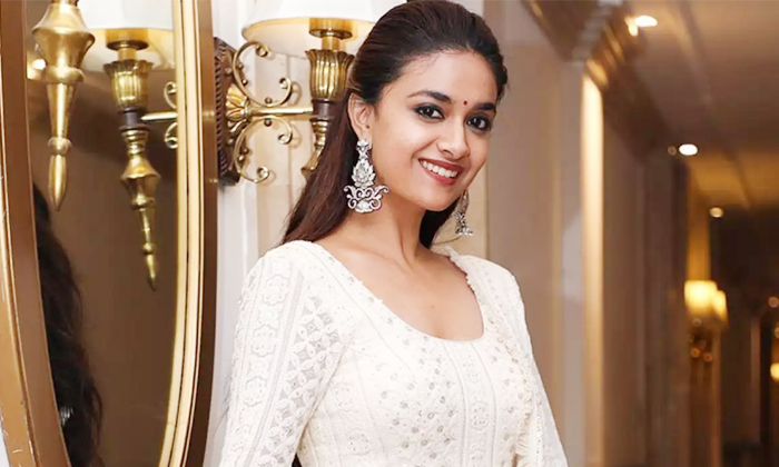  Unknown Facts About Keerthy Suresh Sister Revathi Details, Heroine Keerthy Sures-TeluguStop.com