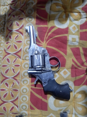  Up Stf Busts Illegal Firearm Unit In Aligarh-TeluguStop.com