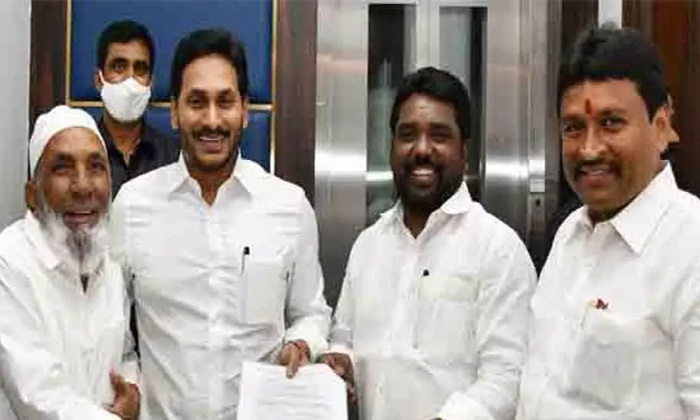 Telugu Apcm, Cm Kcr, Corona, Srinivas Goud, Mla Raja Singh, Telangana, Telugu, T