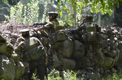  2 Terrorists Killed In Gunfight In J&k's Pulwama (ld)-TeluguStop.com