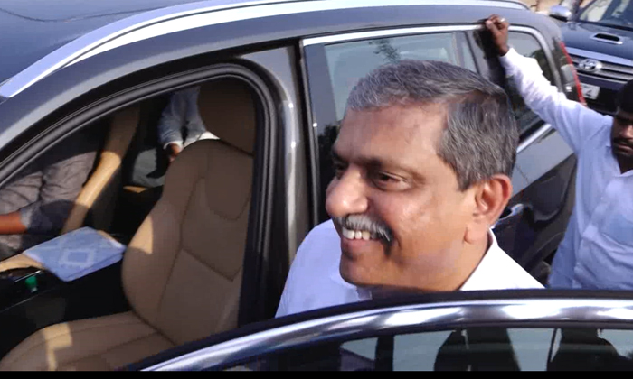 Ap Better Sajjala Ramakrishnareddy, Ap Government Adviser Than Most States , Saj Ap Better Sajjala Ramakrishnareddy, Ap Government Adviser Than Most States , Saj-TeluguStop.com