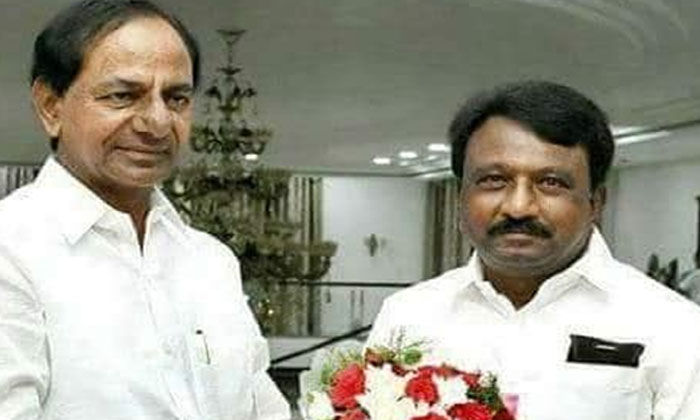  Alampur Constituency Mla Dr. Abraham Meet Kcr About His Son Poltical Carrier-TeluguStop.com