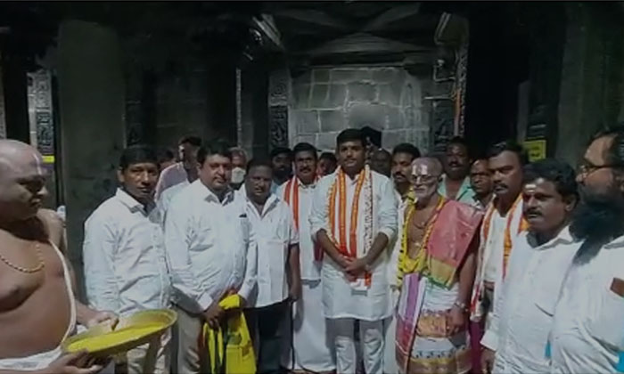  Anakapalli Mla Gudivada Amarnath Visited Simhadri Appanna Anakapalli, Gudivada A-TeluguStop.com