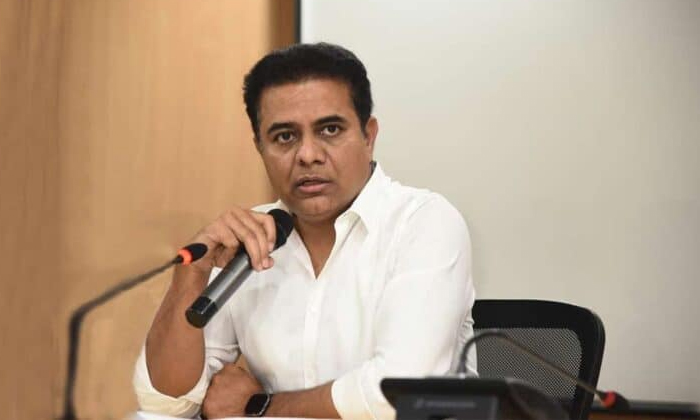  Criticisms That Started On Trs In The Case Of Dharna Details,ktr, Harish Rao, Cm-TeluguStop.com