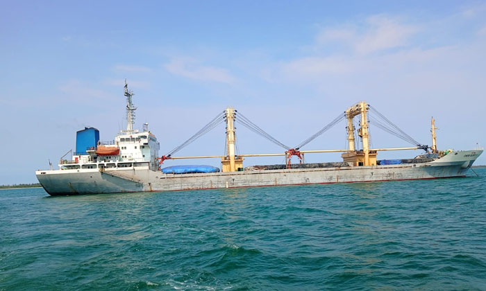  Chen Glory-1 Cargo Ship Leaves Kakinada Anchorage Port For Sri Lanka On Friday E-TeluguStop.com